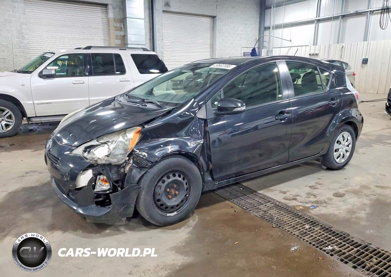 2014 Toyota Prius C Two