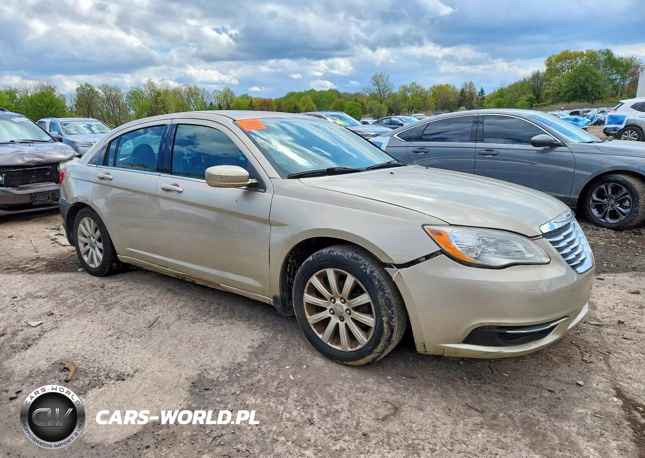 2014 Chrysler 200 Touring VIN:1C3CCBBG7EN114134 - 4