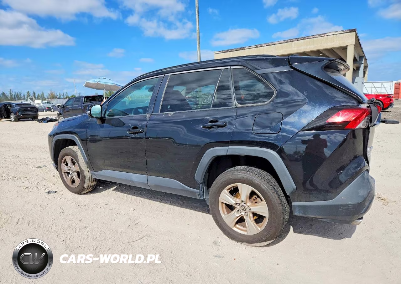 2021 Toyota Rav4 Xle VIN:2T3W1RFV8MW137669 - 2