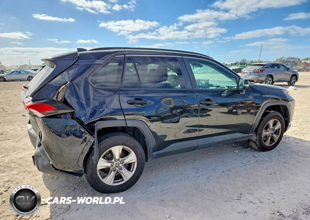 2021 Toyota Rav4 Xle VIN:2T3W1RFV8MW137669 - 3
