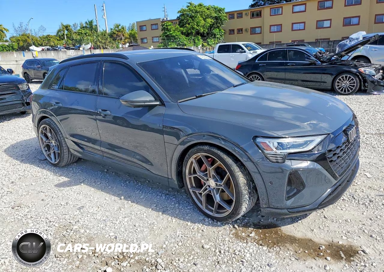 2024 Audi Q8 E-Tron Premium Plus VIN:WA15AAGE0RB061161 - 4