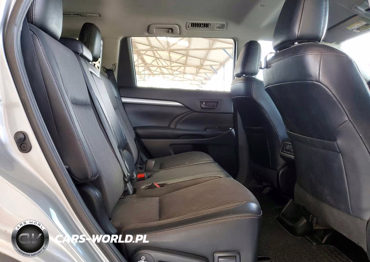 2019 Toyota Highlander Le Plus VIN:5TDZZRFH1KS347643 - 10