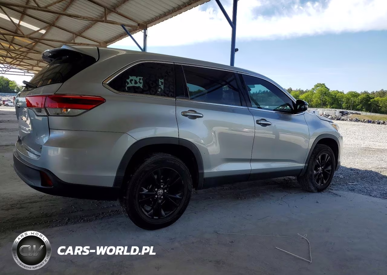 2019 Toyota Highlander Le Plus VIN:5TDZZRFH1KS347643 - 3