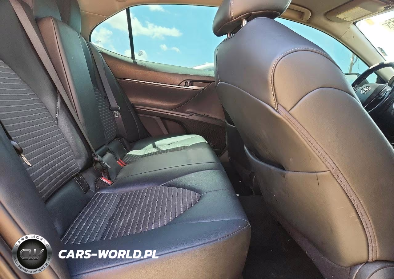 2020 Toyota Camry Se VIN:4T1G11AKXLU958167 - 10