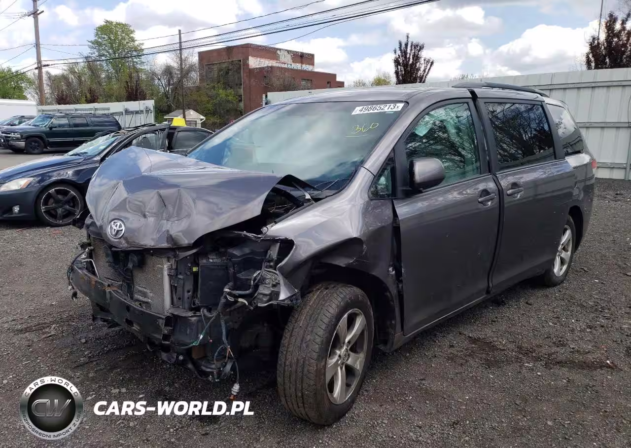 2013 Toyota Sienna Le