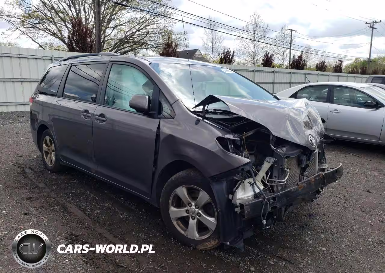 2013 Toyota Sienna Le VIN:5TDKK3DC3DS398414 - 4