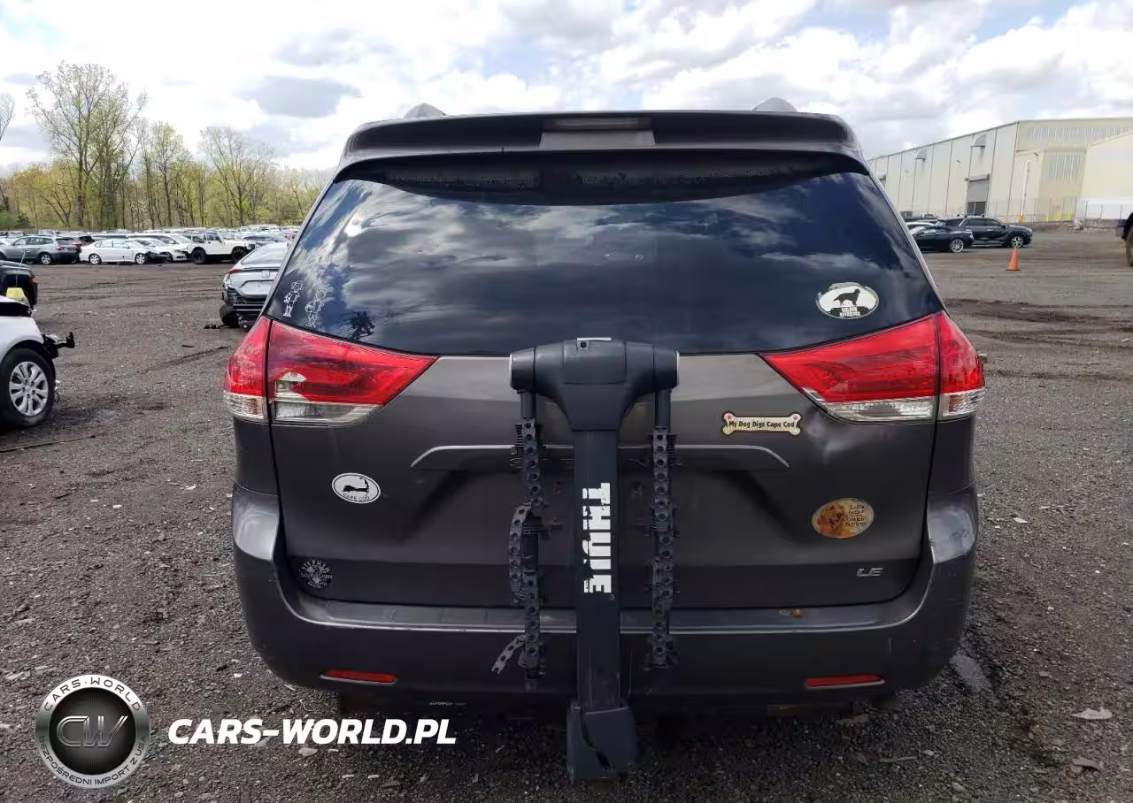 2013 Toyota Sienna Le VIN:5TDKK3DC3DS398414 - 6