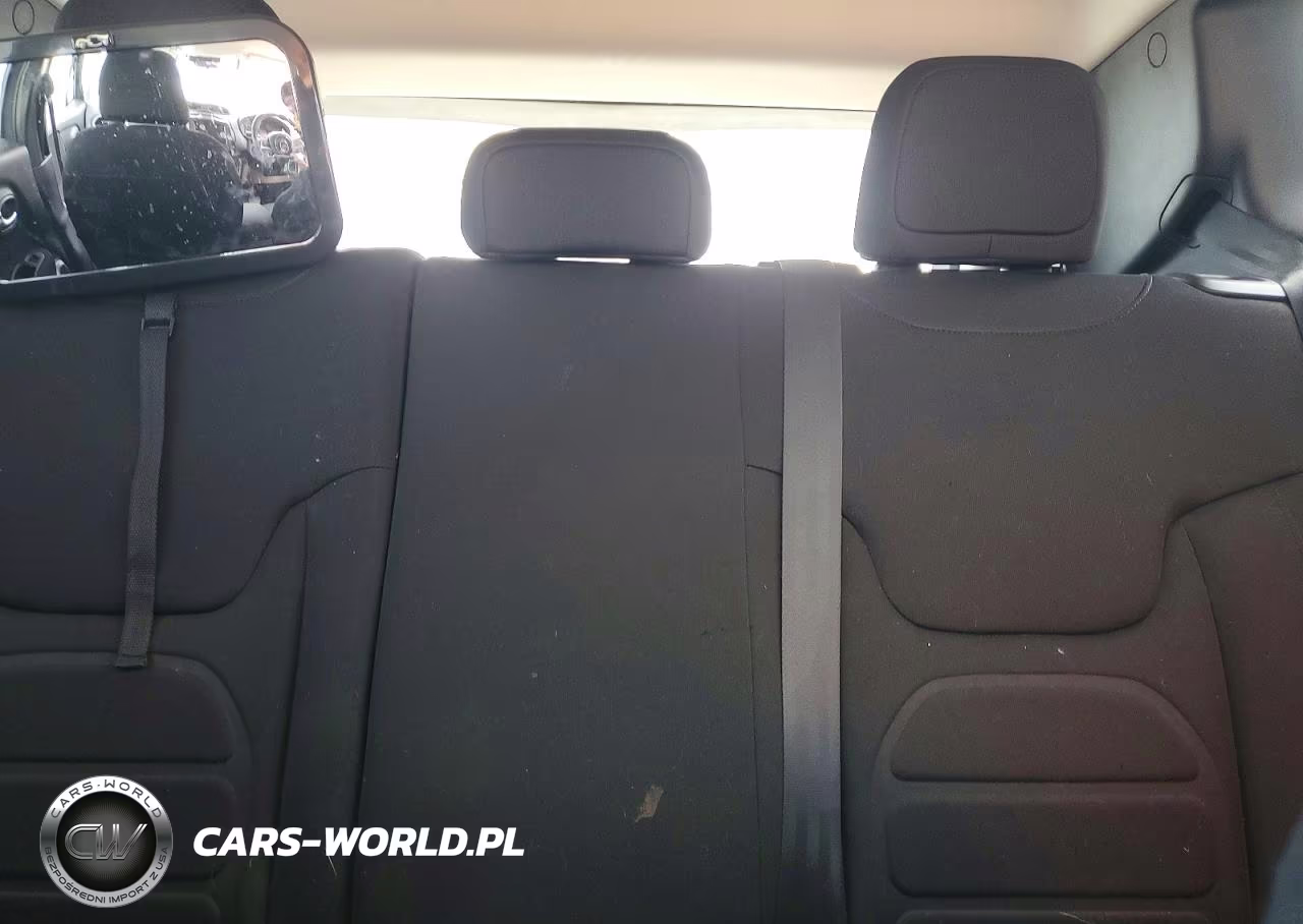 2018 Jeep Renegade Latitude VIN:ZACCJABB4JPJ39278 - 10