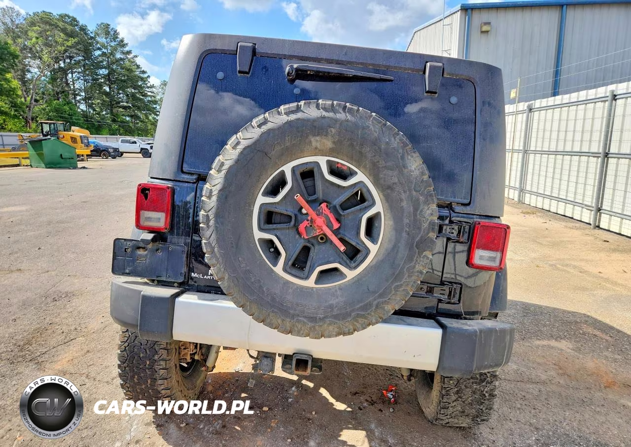 2014 Jeep Wrangler Unlimited Sahara VIN:1C4BJWEG9EL321555 - 6