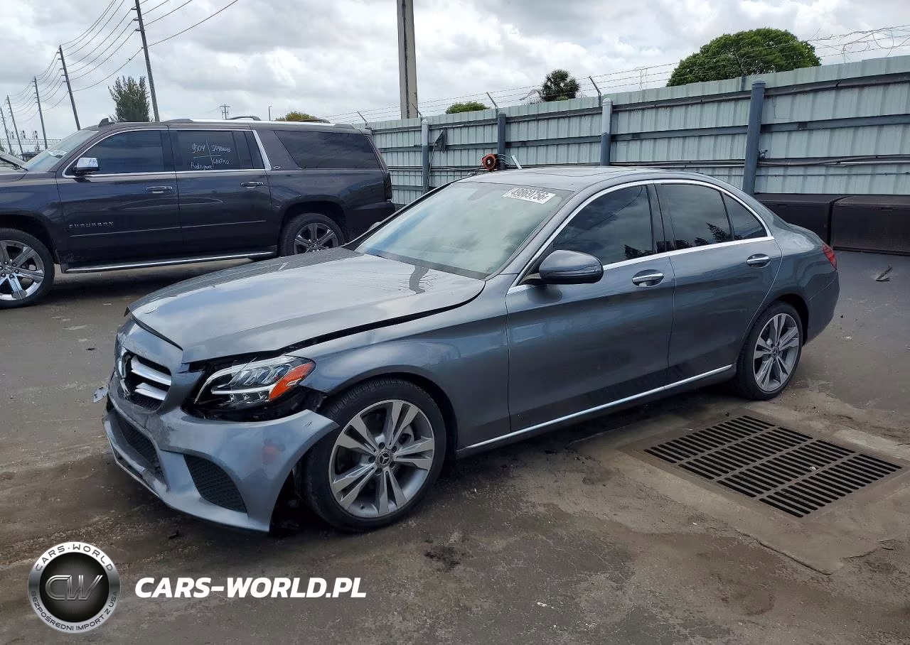 2019 Mercedes-Benz C 300 – zdjęcie 1 z 12