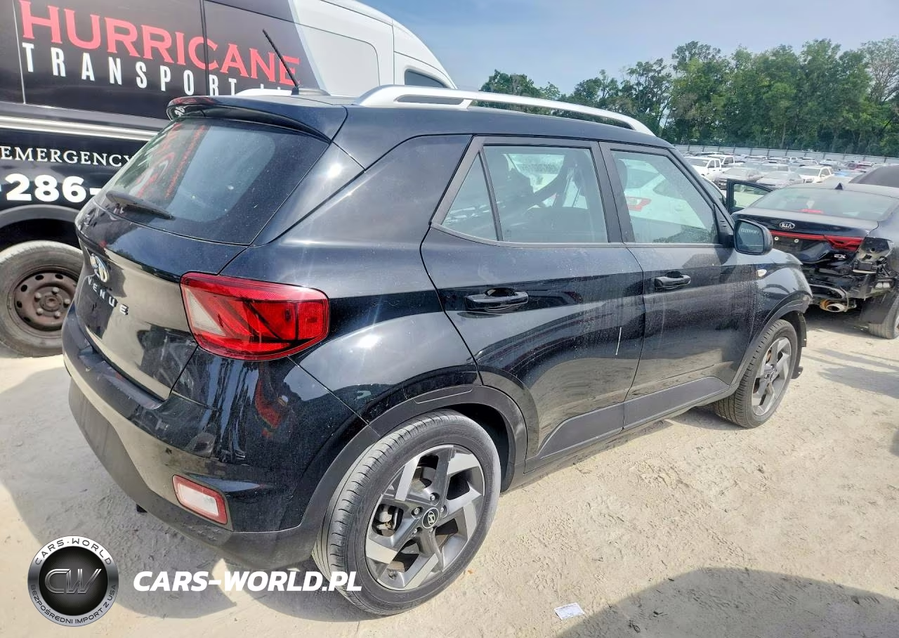2023 Hyundai Venue Sel VIN:KMHRC8A35PU231609 - 3