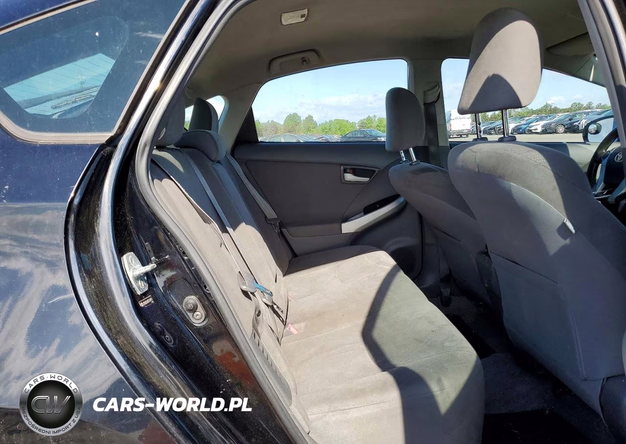 2011 Toyota Prius Two VIN:JTDKN3DU8B1369811 - 10