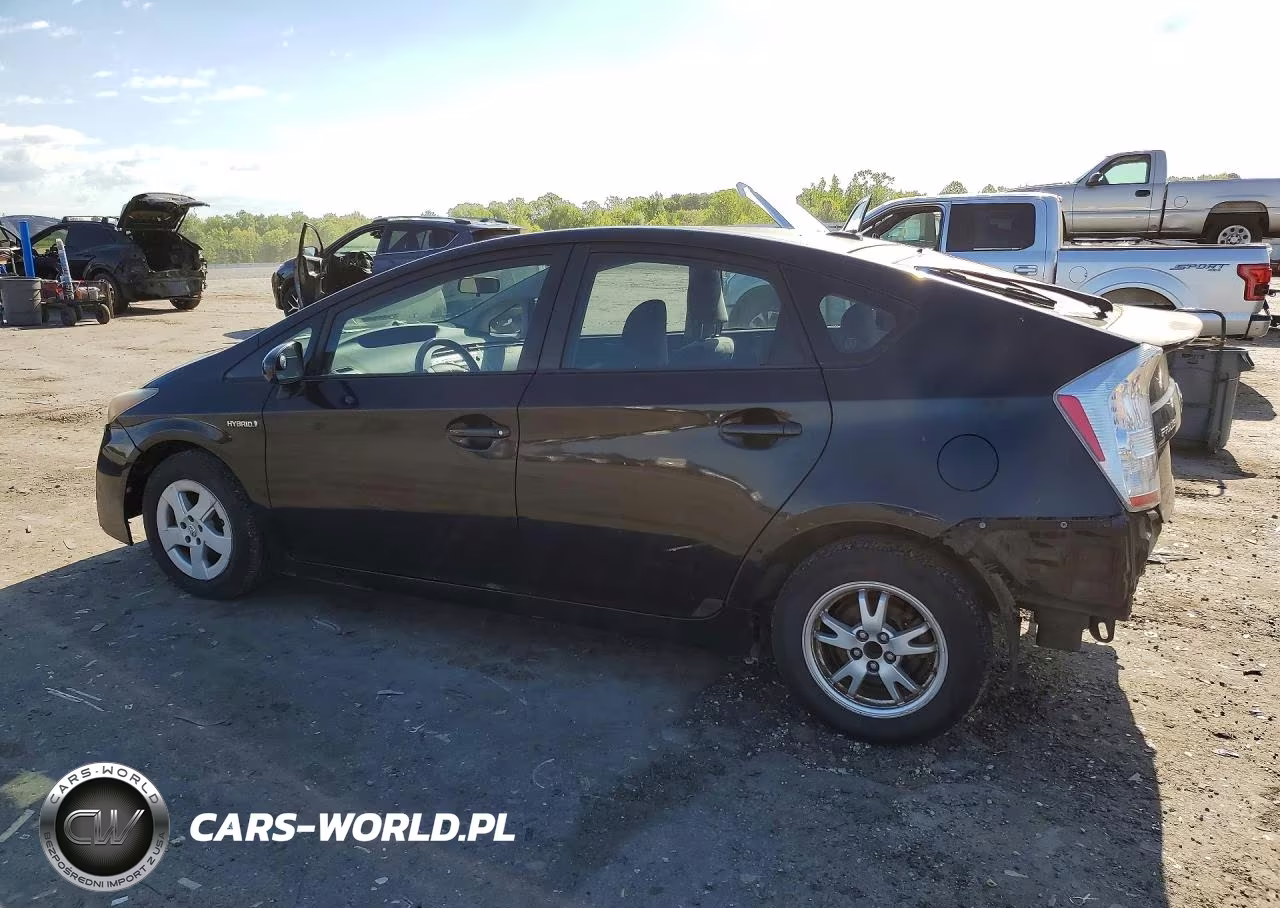 2011 Toyota Prius Two VIN:JTDKN3DU8B1369811 - 2