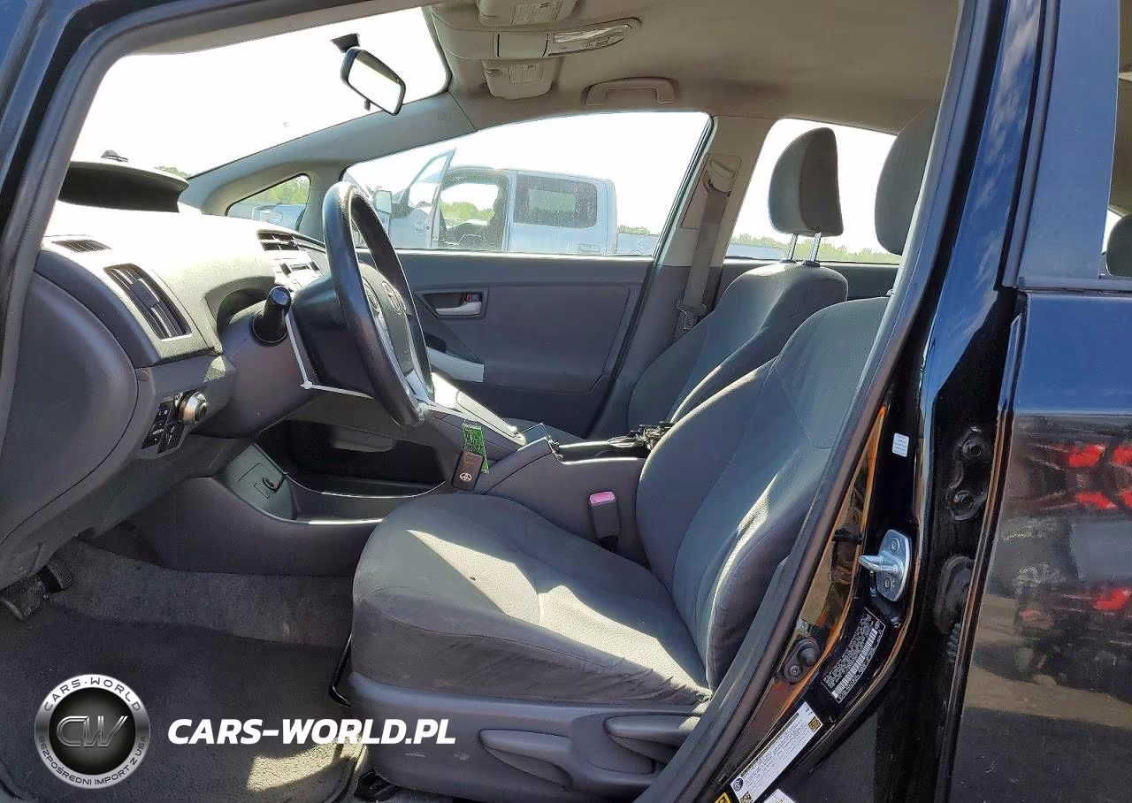 2011 Toyota Prius Two VIN:JTDKN3DU8B1369811 - 7