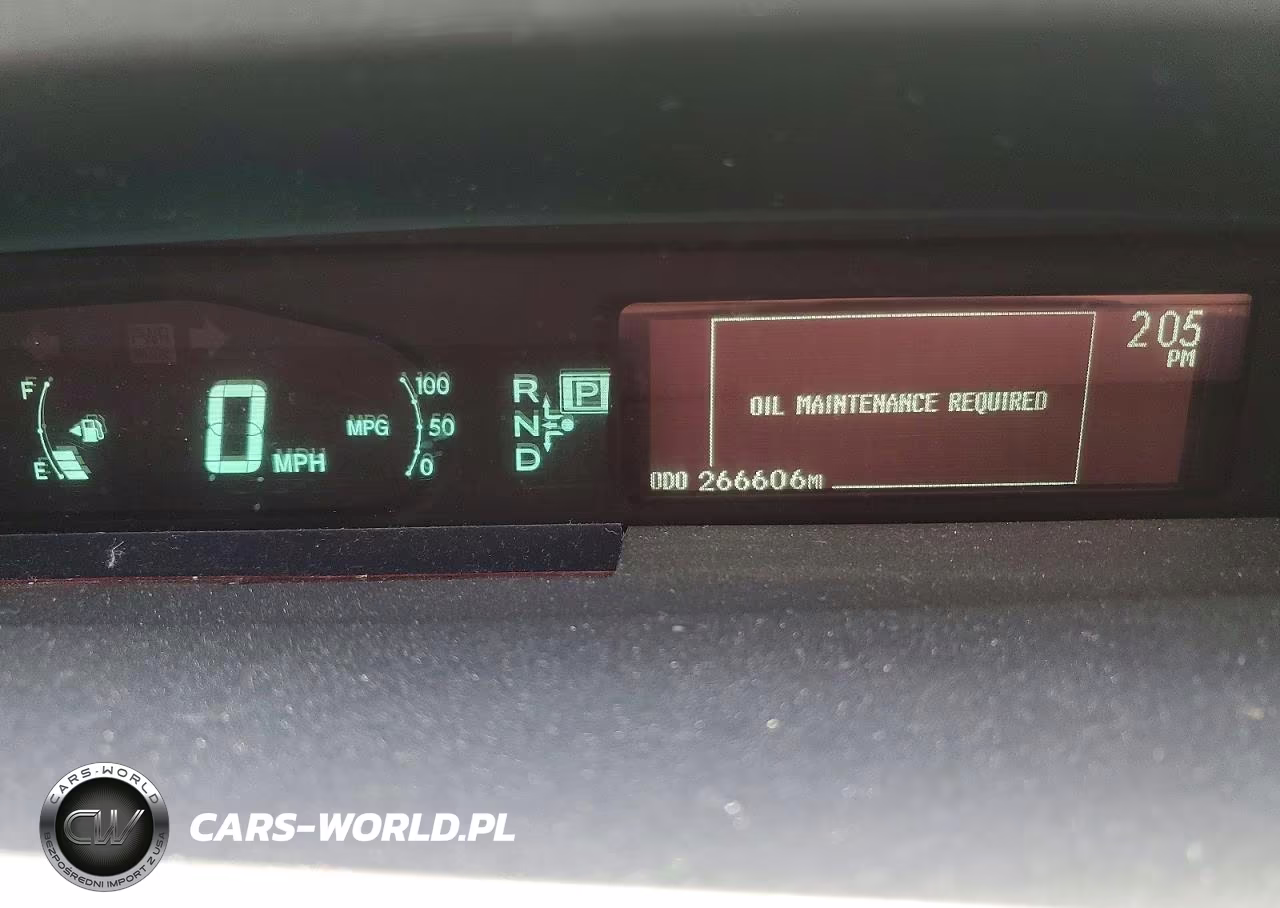 2011 Toyota Prius Two VIN:JTDKN3DU8B1369811 - 9