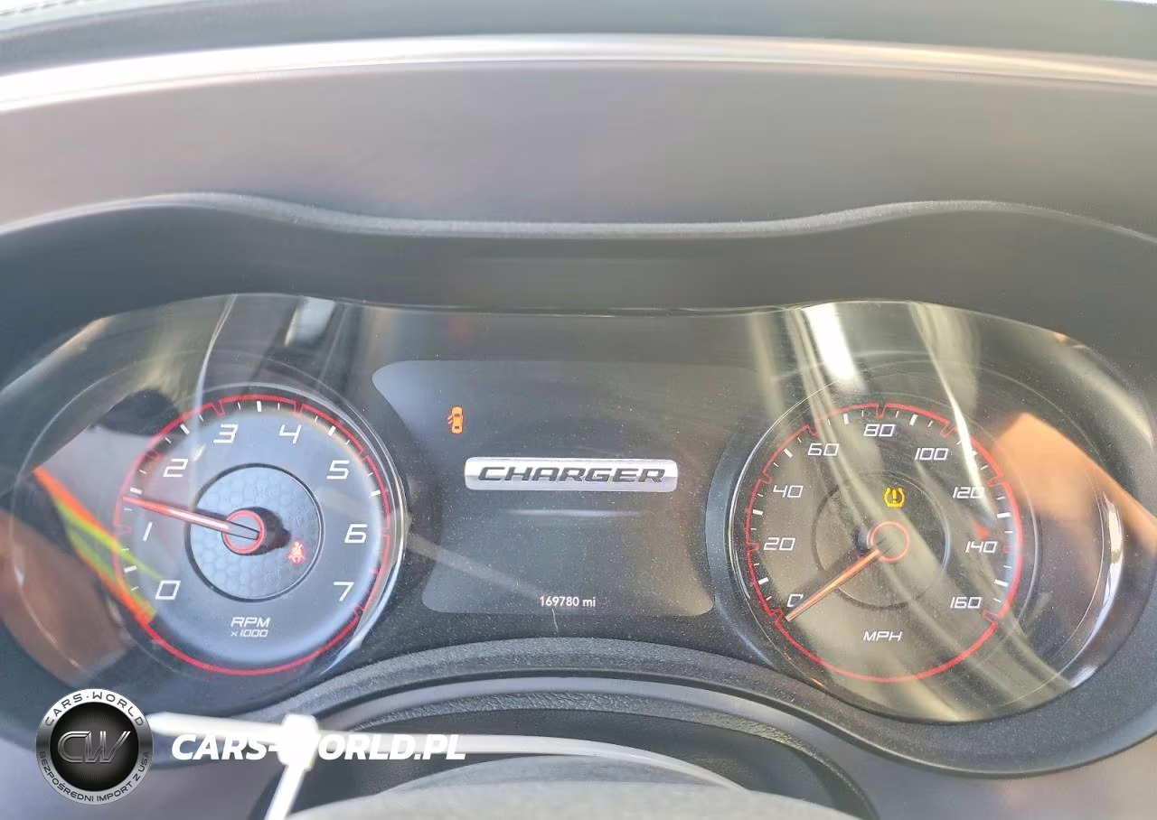 2019 Dodge Charger R VIN:2C3CDXCT1KH599977 - 9