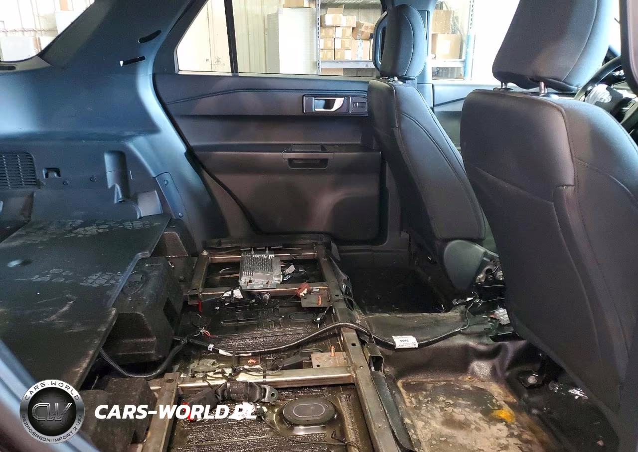 2025 Ford Explorer Police Interceptor VIN:1FM5K8ABXSGA50683 - 11