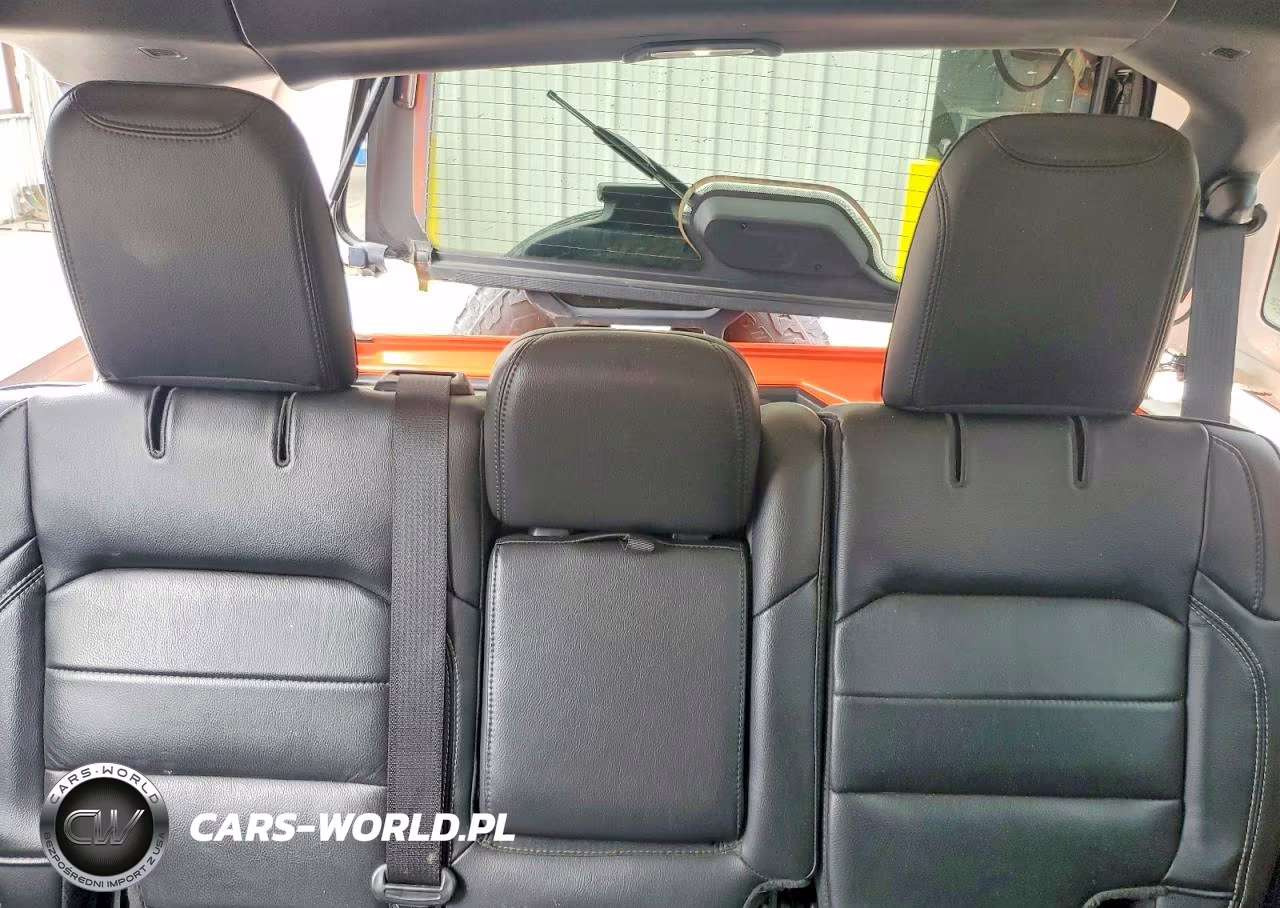 2018 Jeep Wrangler Unlimited Sahara VIN:1C4HJXEG7JW312314 - 10