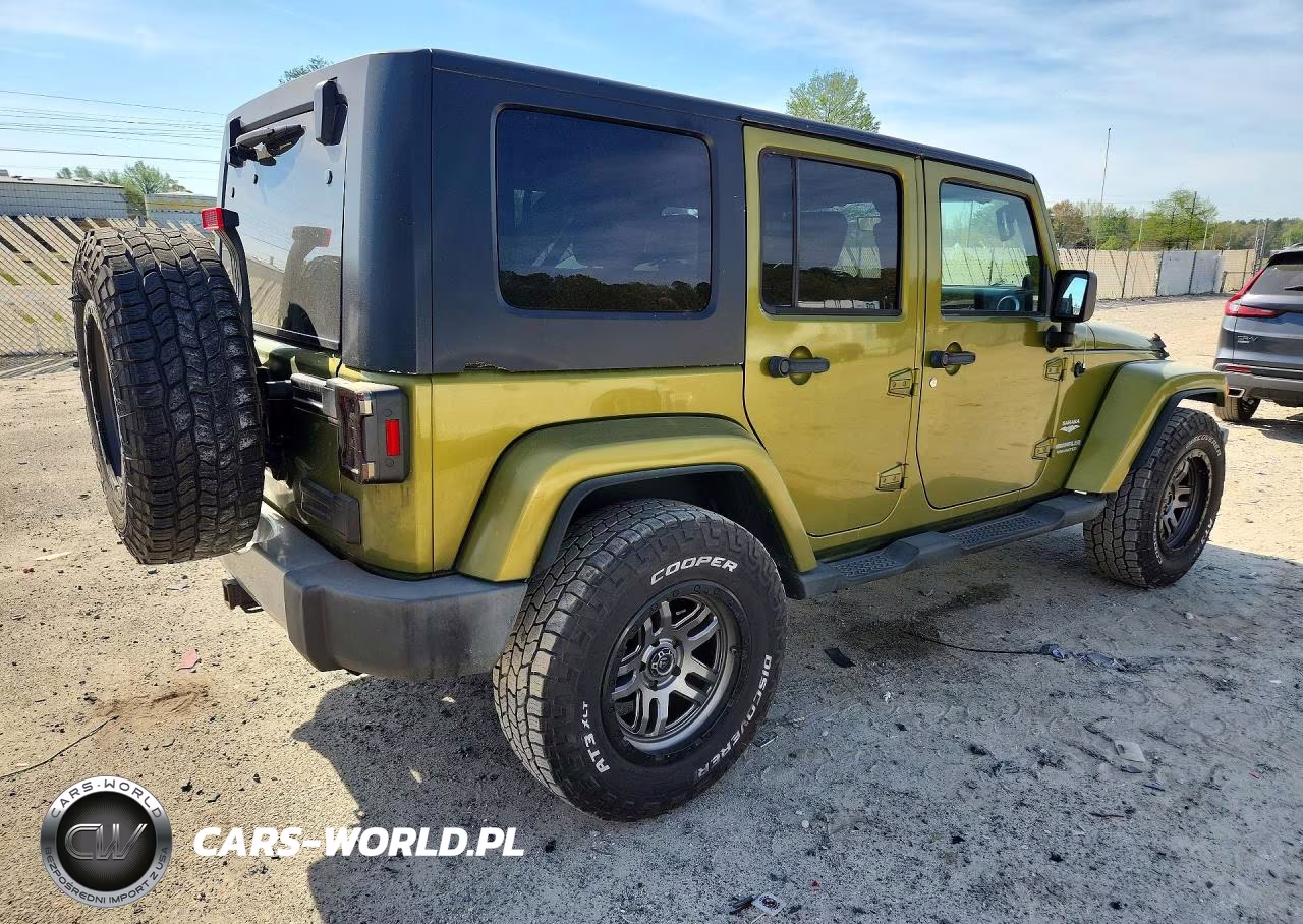 2010 Jeep Wrangler Unlimited Sahara VIN:1J4HA5H14AL214865 - 3