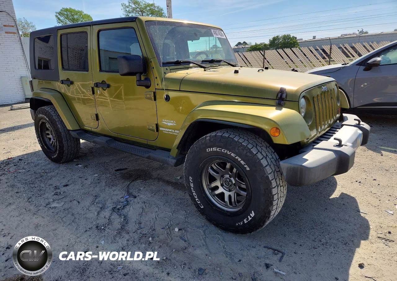 2010 Jeep Wrangler Unlimited Sahara VIN:1J4HA5H14AL214865 - 4