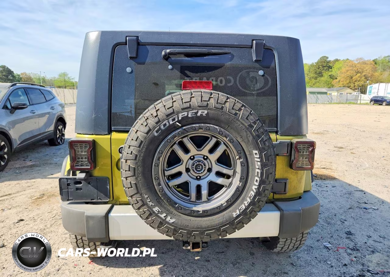 2010 Jeep Wrangler Unlimited Sahara VIN:1J4HA5H14AL214865 - 6