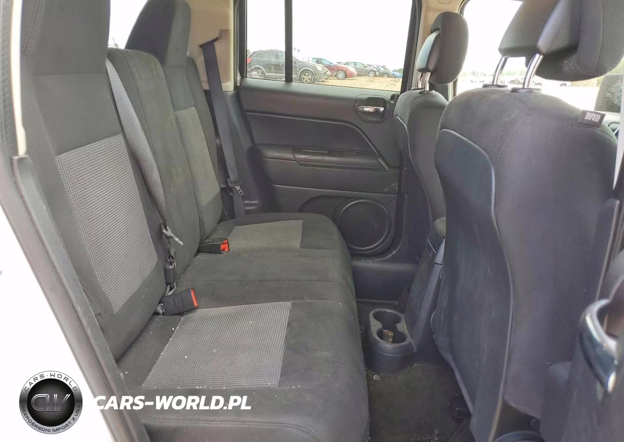 2015 Jeep Patriot Latitude VIN:1C4NJRFB6FD232278 - 11