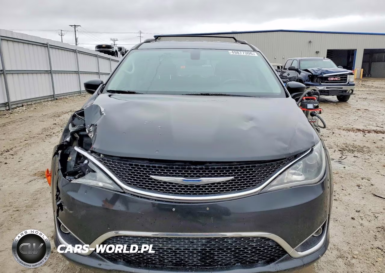 2017 Chrysler Pacifica VIN:2C4RC1BGXHR579420 - 5