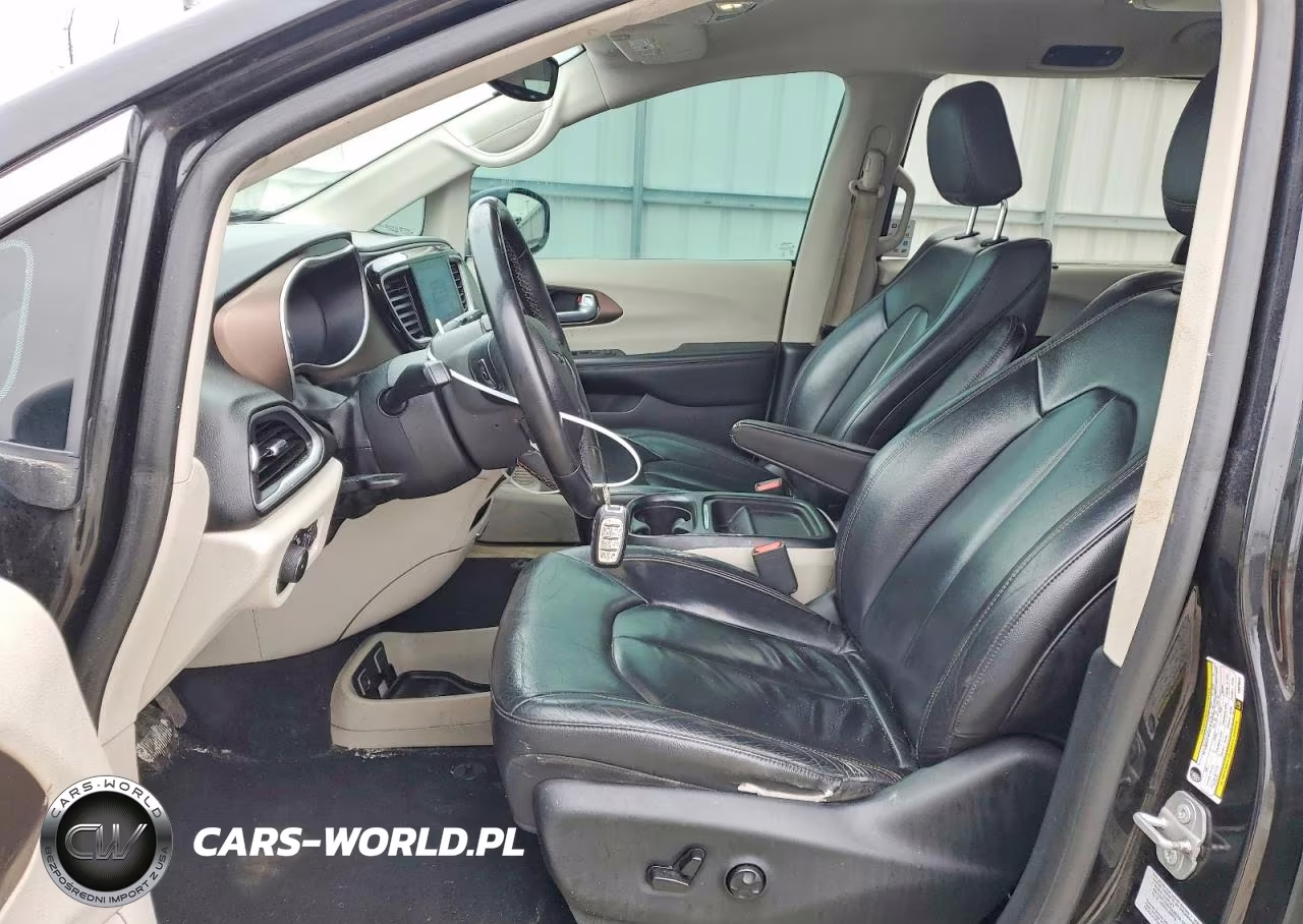 2017 Chrysler Pacifica VIN:2C4RC1BGXHR579420 - 7