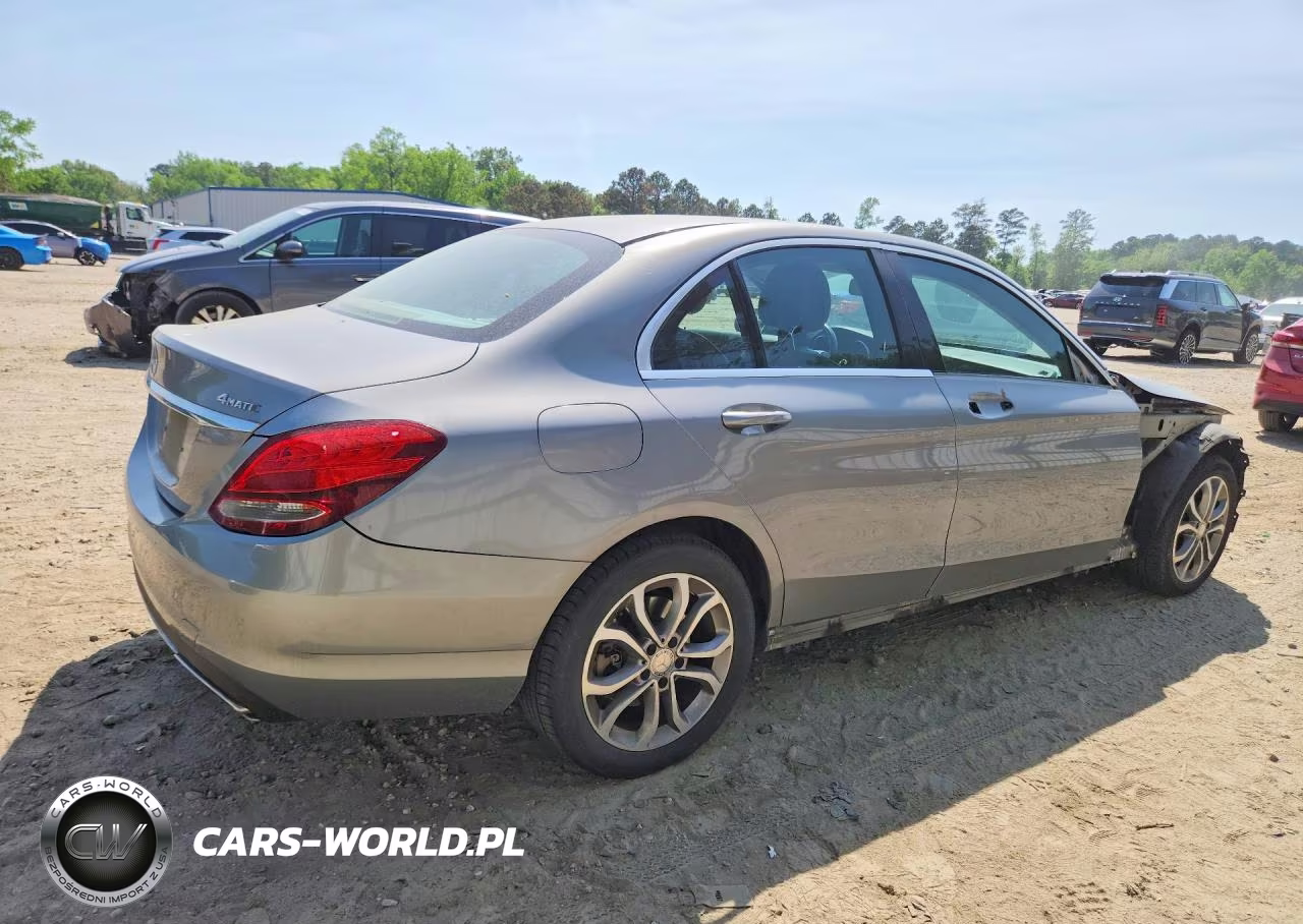 2015 Mercedes-Benz C 300 4Matic VIN:55SWF4KB2FU049207 - 3