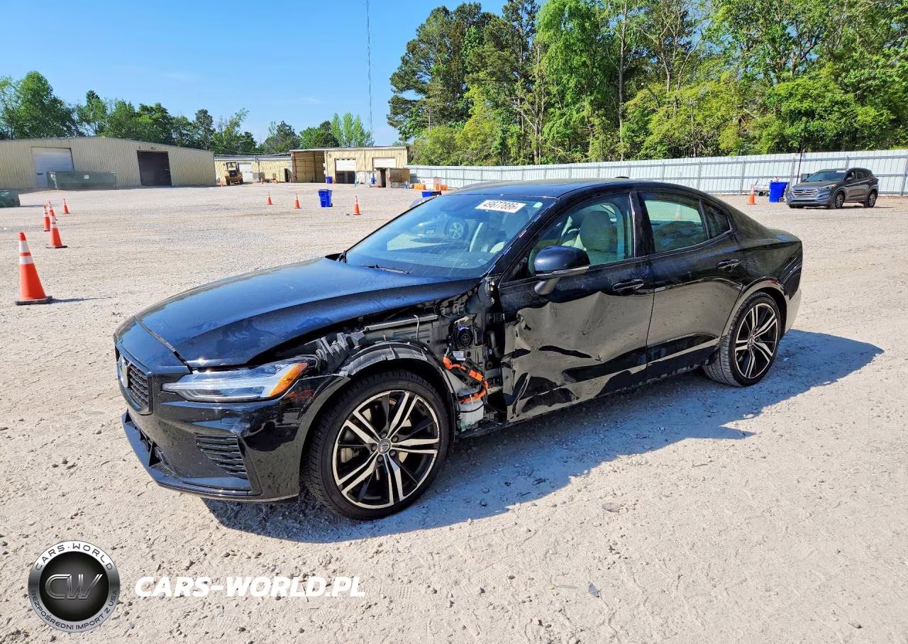 2022 Volvo S60 T8 Recharge R-Design Expressio