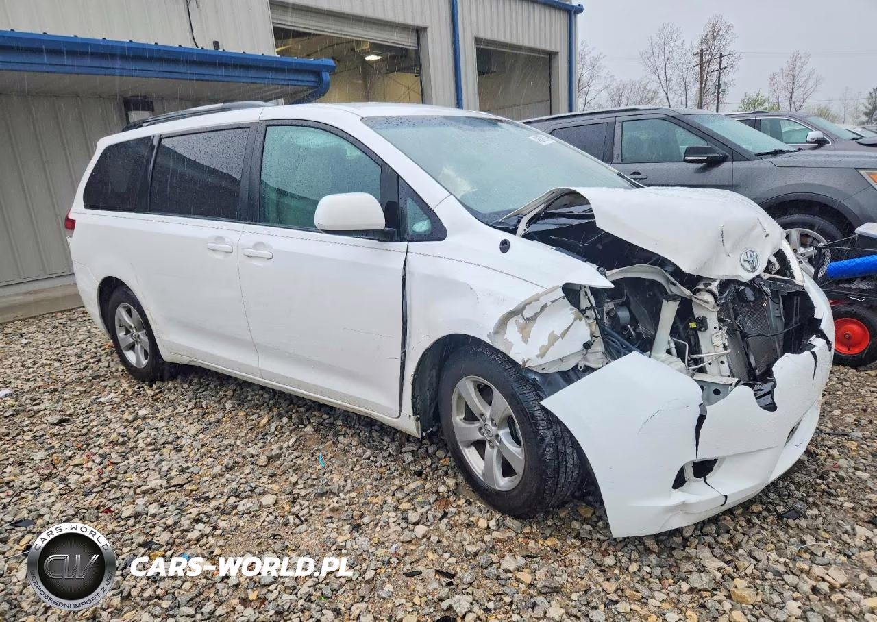2013 Toyota Sienna Le VIN:5TDKK3DC3DS308694 - 4