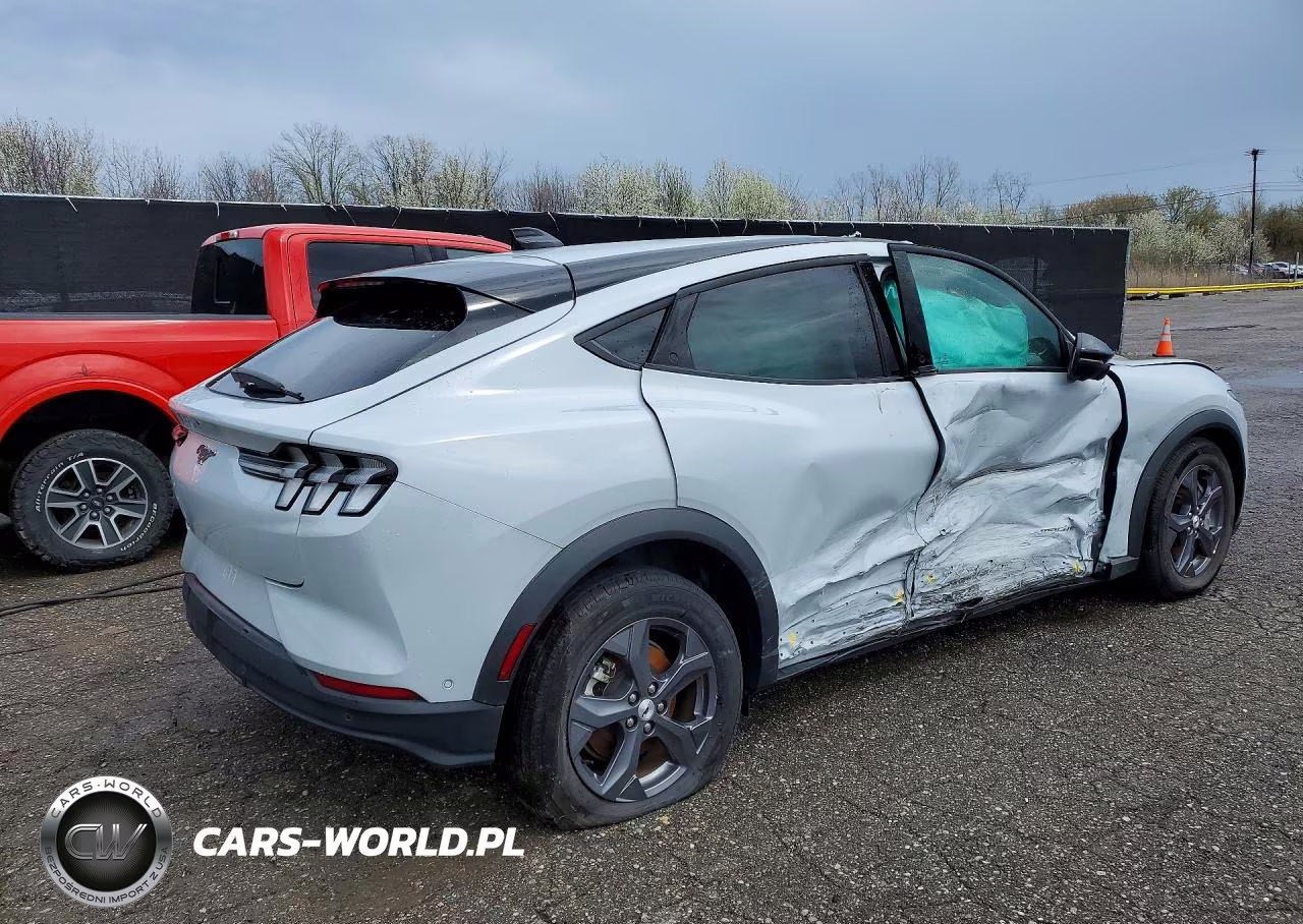2023 Ford Mustang Mach-E Select VIN:3FMTK1R48PMA60677 - 3