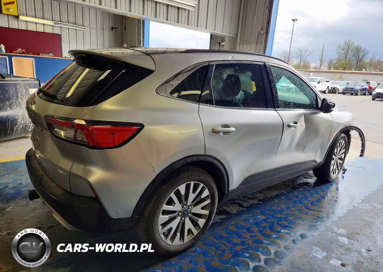2020 Ford Escape Titanium VIN:1FMCU9J94LUB09489 - 3