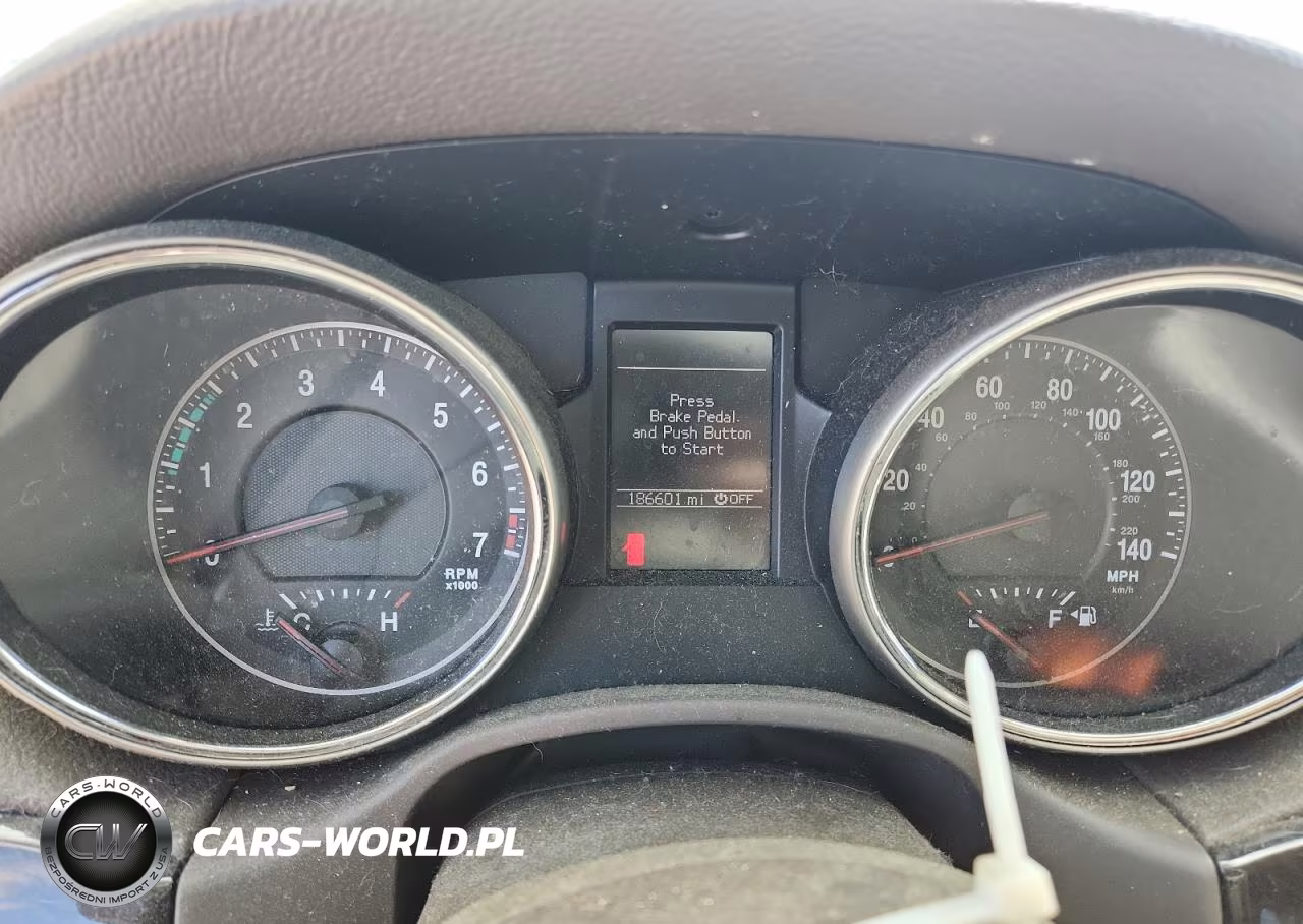 2012 Jeep Grand Cherokee Laredo VIN:1C4RJFAG9CC332640 - 9