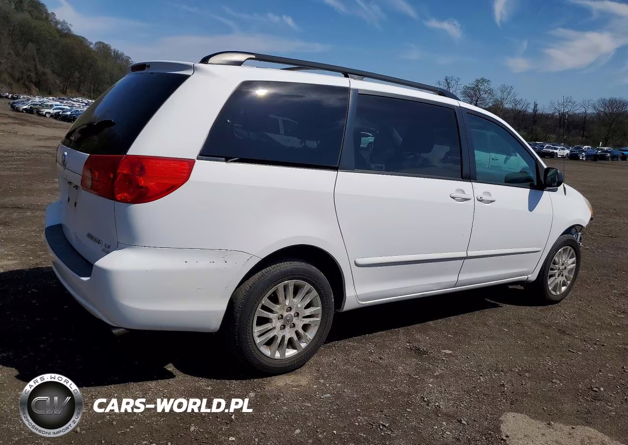 2010 Toyota Sienna Le VIN:5TDJK4CC2AS032006 - 3