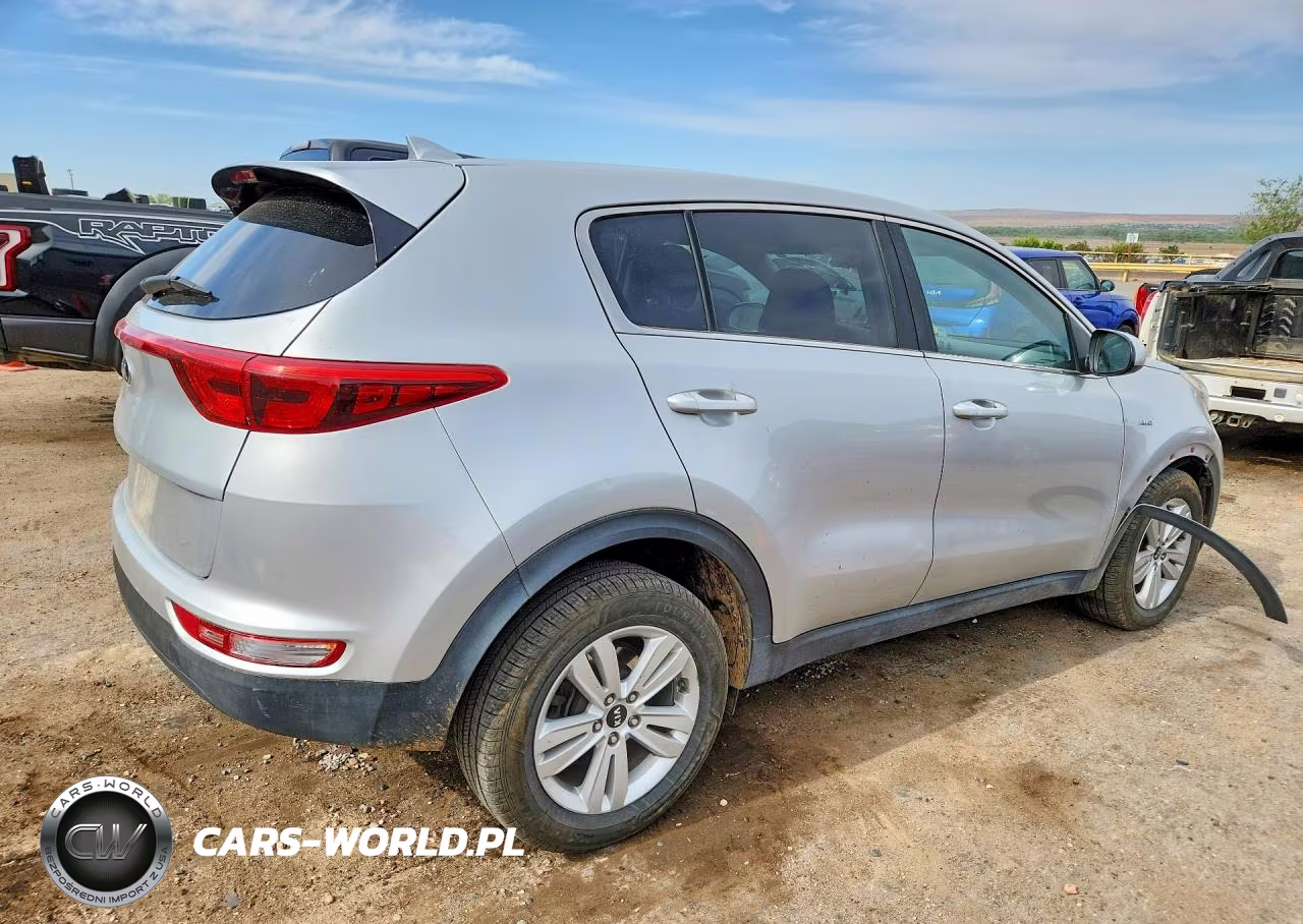 2018 Kia Sportage Lx VIN:KNDPMCAC2J7332124 - 3