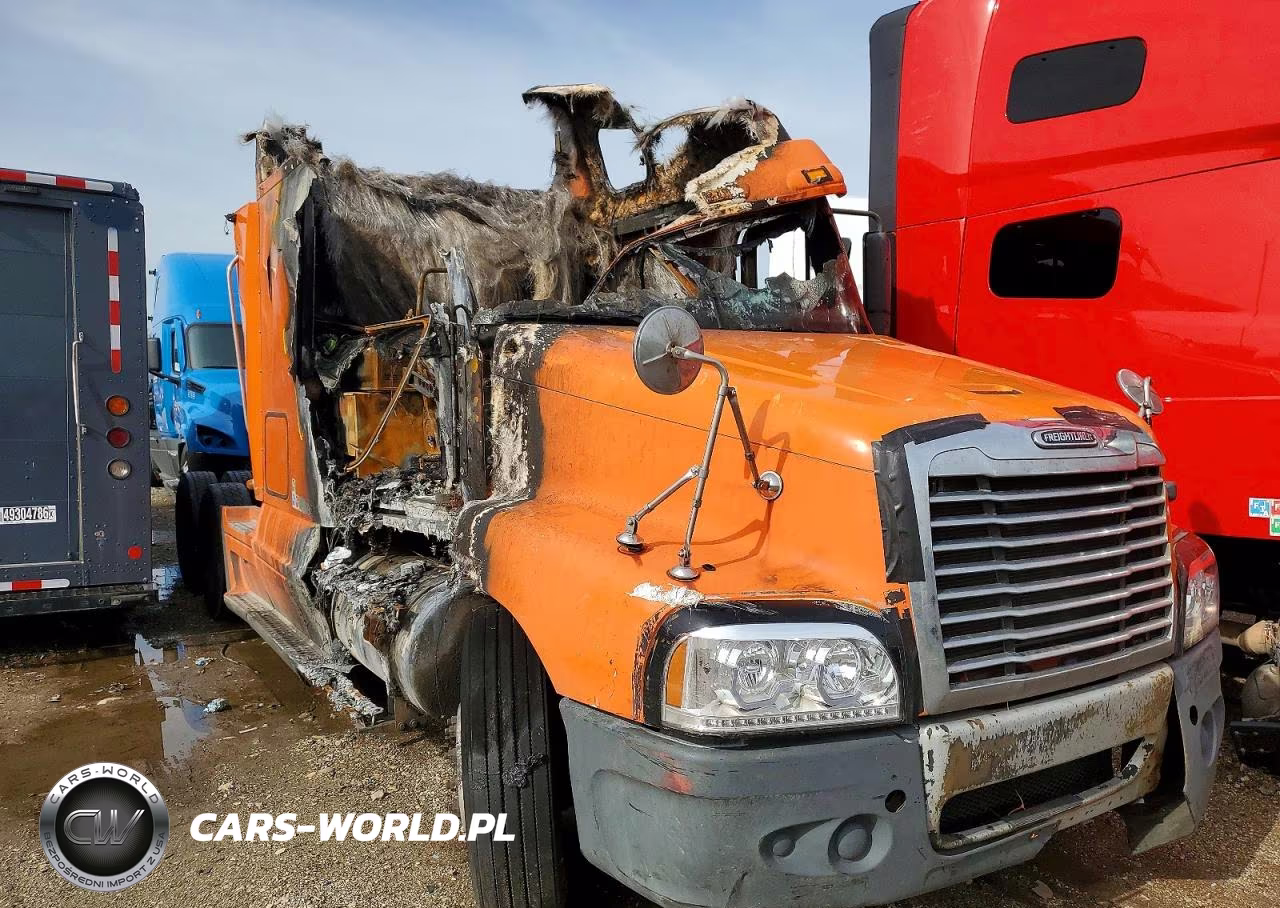 2009 Freightliner Conventional St120 Semi Truck