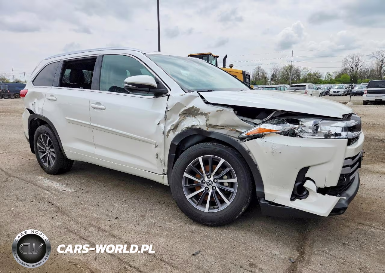 2018 Toyota Highlander Xle VIN:5TDJZRFHXJS816028 - 4