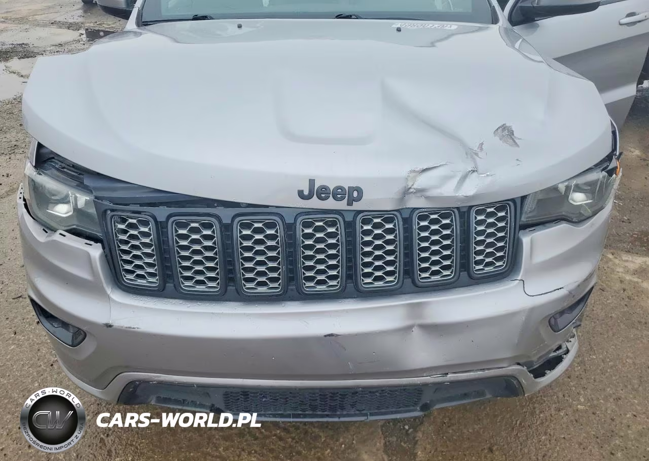 2018 Jeep Grand Cherokee Laredo VIN:1C4RJFAG5JC360478 - 12