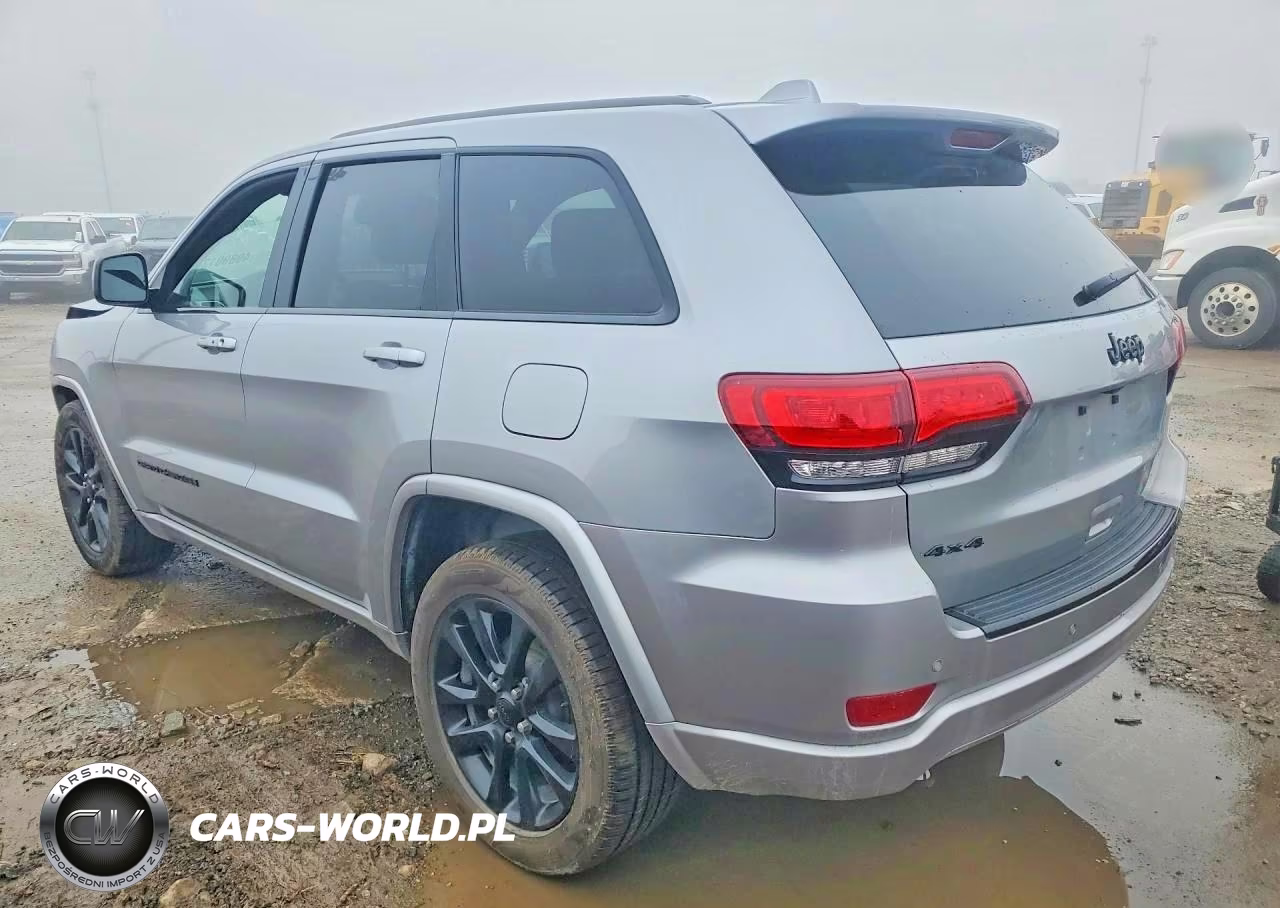 2018 Jeep Grand Cherokee Laredo VIN:1C4RJFAG5JC360478 - 2