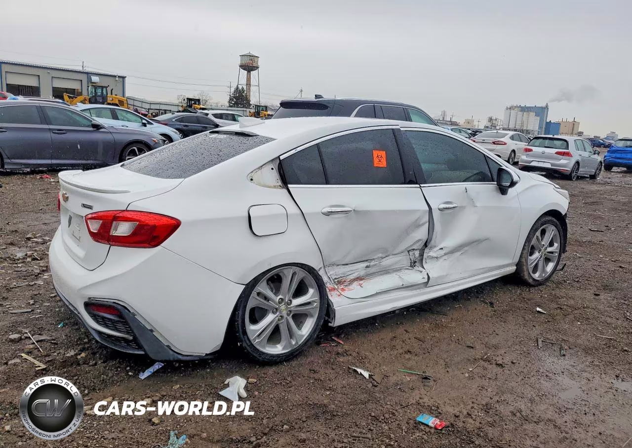 2017 Chevrolet Cruze Premier VIN:1G1BF5SM0H7126701 - 3