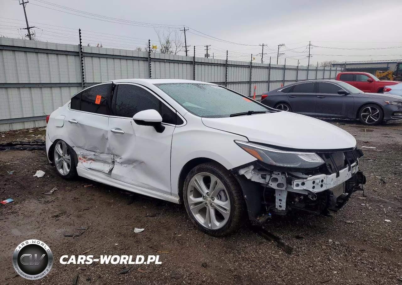2017 Chevrolet Cruze Premier VIN:1G1BF5SM0H7126701 - 4