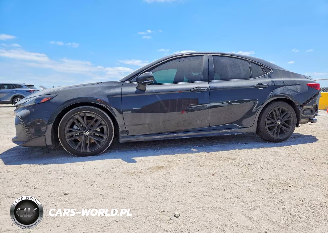 2025 Toyota Camry Se – zdjęcie 1 z 12