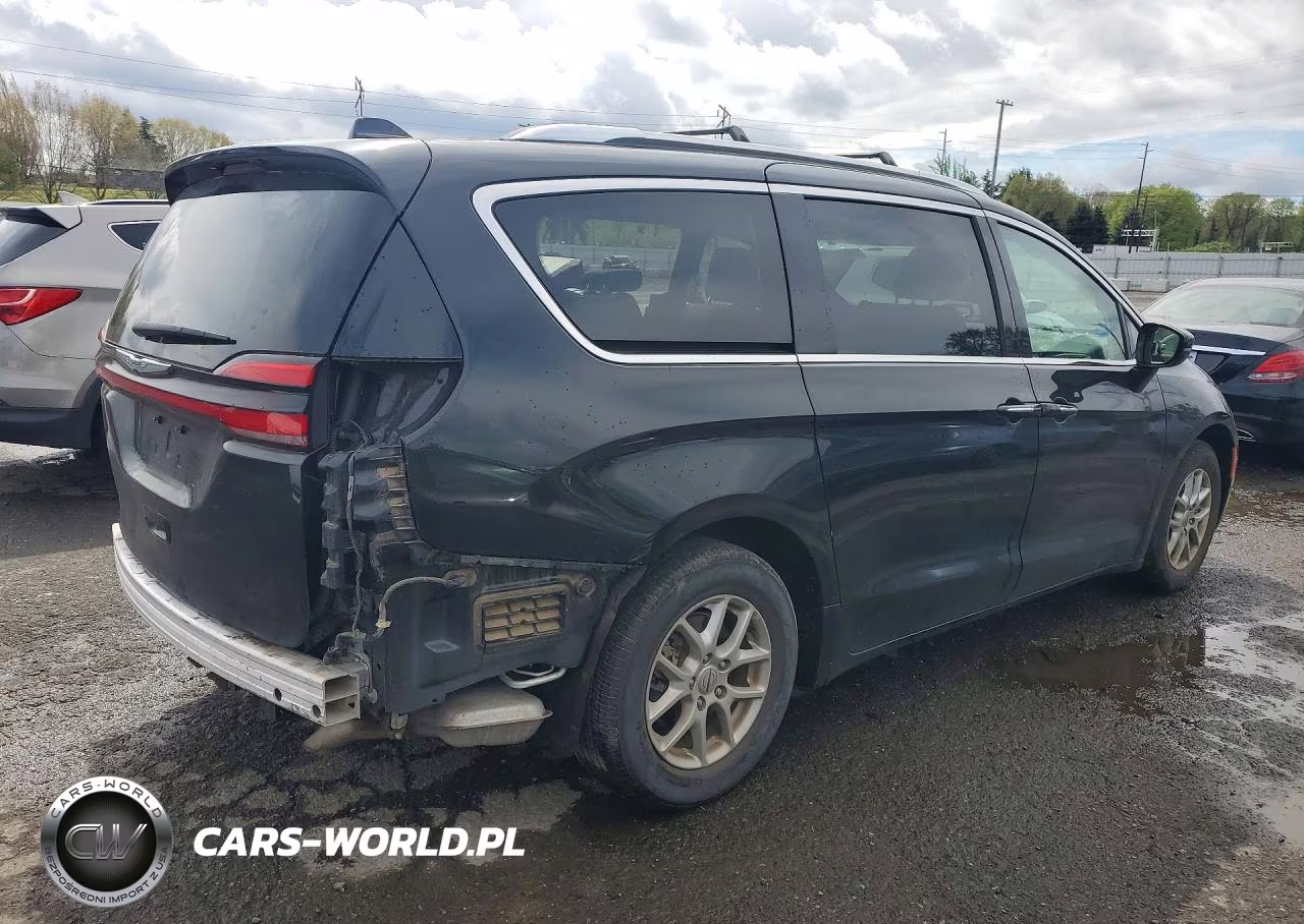 2021 Chrysler Pacifica Touring L VIN:2C4RC1BG5MR588908 - 3