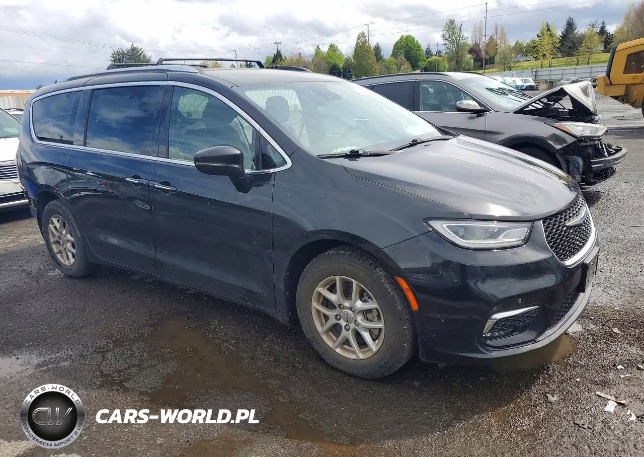 2021 Chrysler Pacifica Touring L VIN:2C4RC1BG5MR588908 - 4