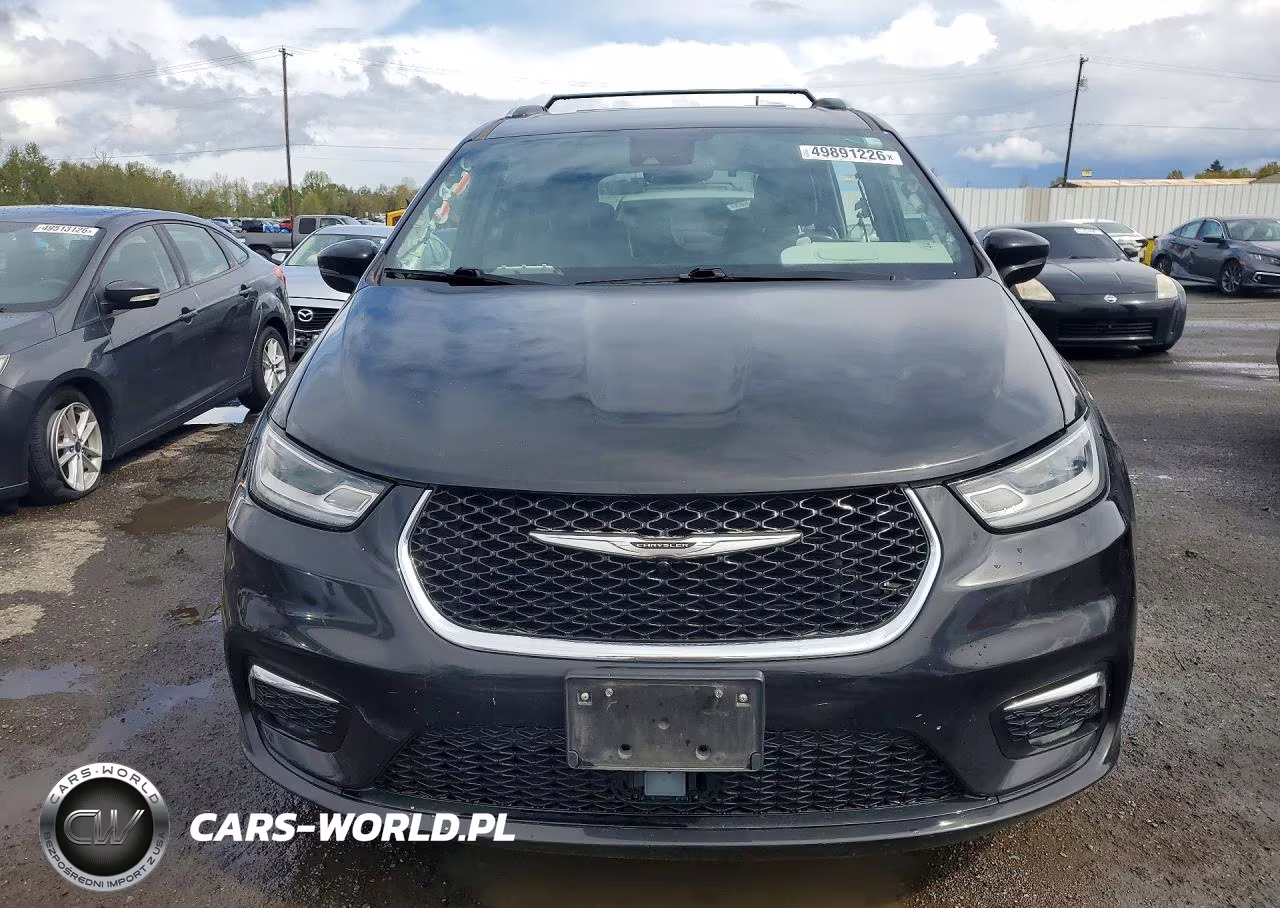 2021 Chrysler Pacifica Touring L VIN:2C4RC1BG5MR588908 - 5