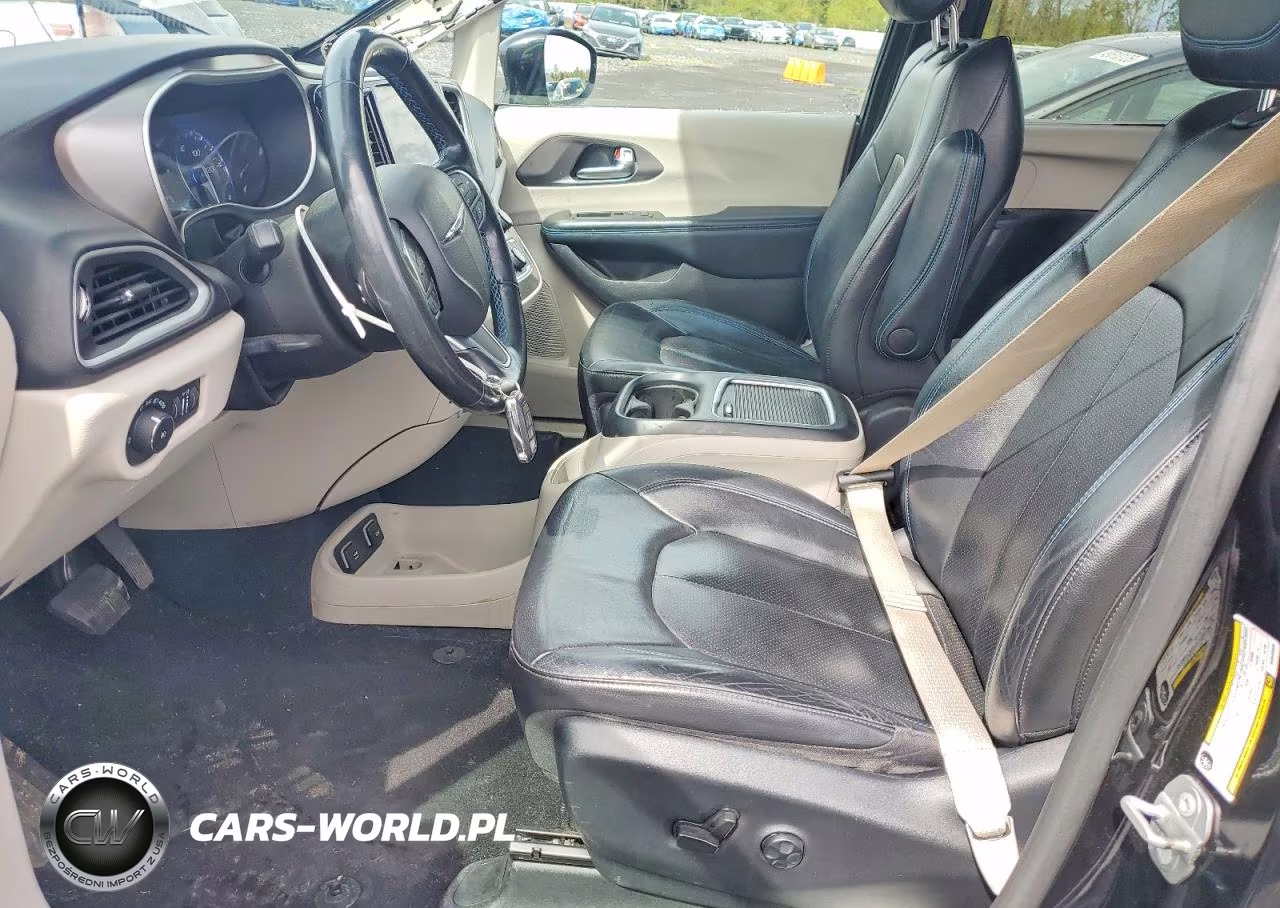 2021 Chrysler Pacifica Touring L VIN:2C4RC1BG5MR588908 - 7