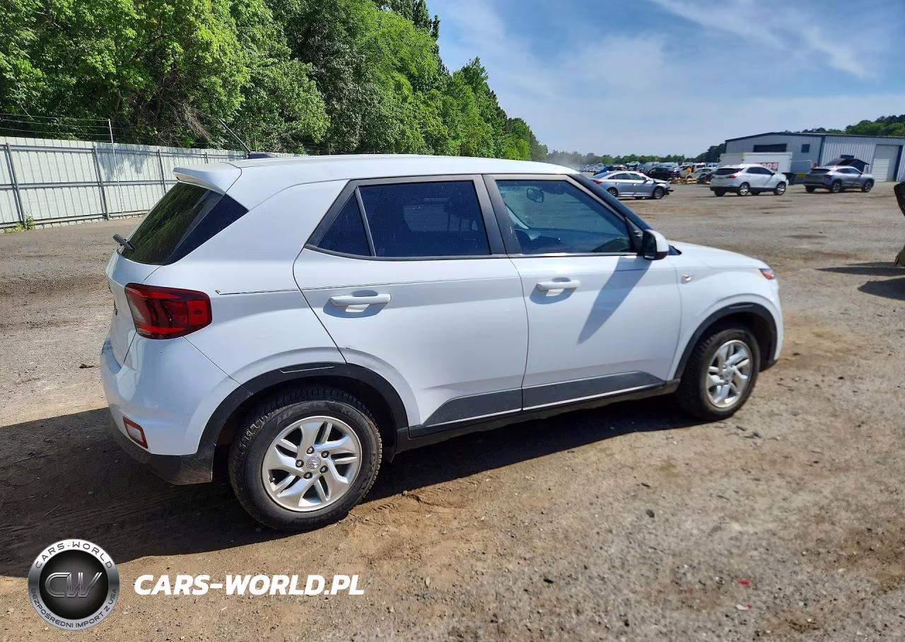 2023 Hyundai Venue Se VIN:KMHRB8A37PU212983 - 3