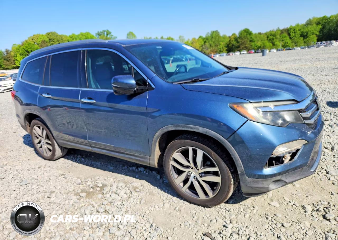 2016 Honda Pilot Touring VIN:5FNYF5H93GB036018 - 4