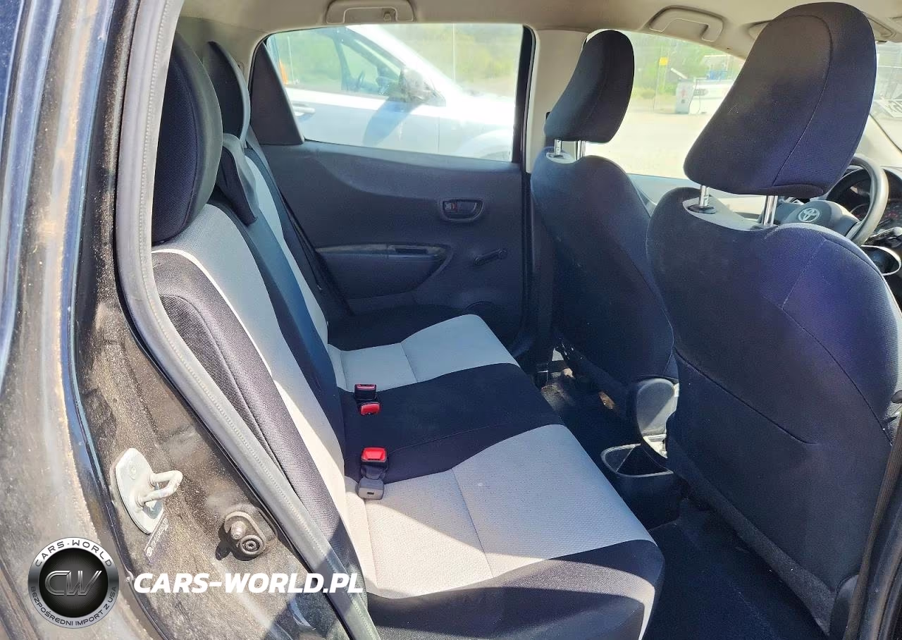 2012 Toyota Yaris 5-Door L VIN:JTDKTUD34CD501370 - 10